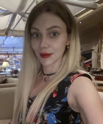 Зоя, 22
